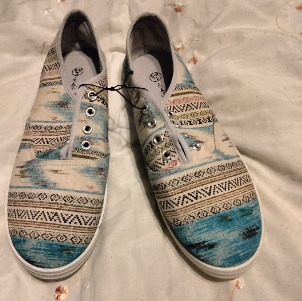 Womans Multicolor canvas shoes Sz Large